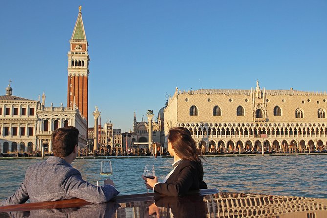 The Secrets of the Grand Canal - Special Private Boat Tour - The quick pass-by stops that make Venice feel real