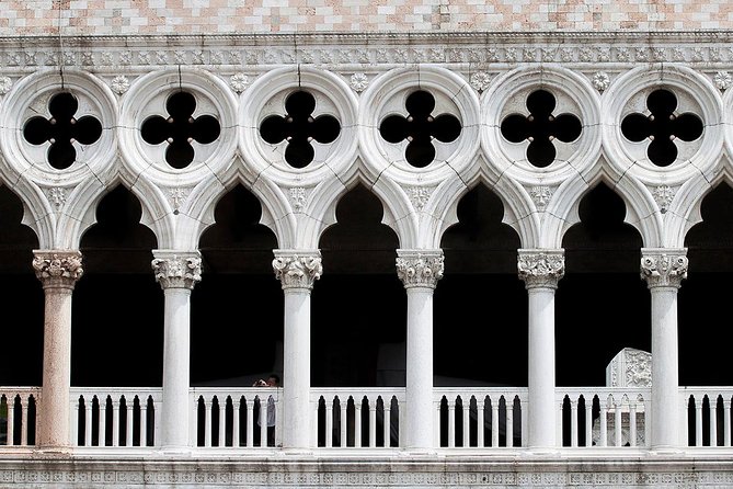 Tour of Venice in Doge's Palace and St Mark's Basilica - Where to meet in Venice without losing your mind