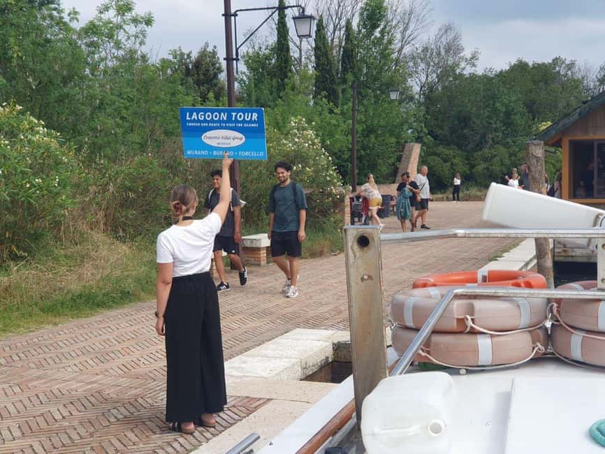 Venetian Lagoon Tour: Visit Murano, Burano and Torcello - Getting on and off: meeting point, docks, and timing tips