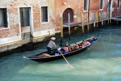 Venetian Private Sandolo tour - Meeting at Campo Santa Maria Formosa (and why your start matters)