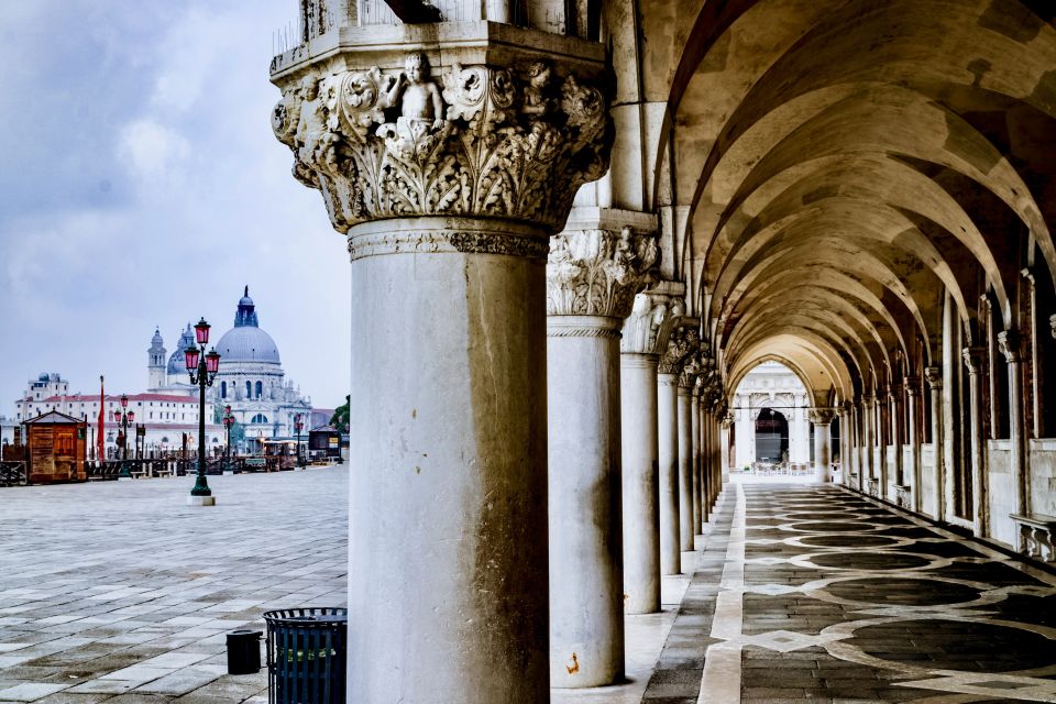 Venice: 1-Hour The Doge's Palace Tour - Prison visit and the route to Carta Gate: the story gets darker