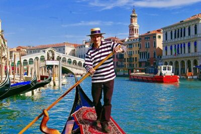 Venice: 30 min private Gondola Ride with Guide - The 30-minute route: from Rio della Madonnetta to the Grand Canal