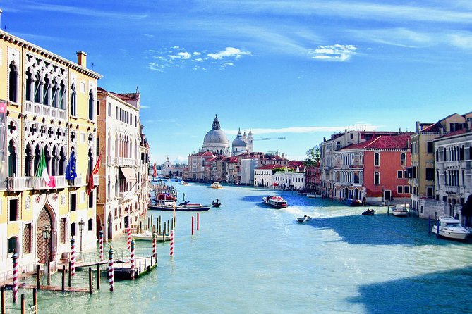Venice: 30 min private Gondola Ride with Guide - A private guide you can actually talk to (when it goes well)