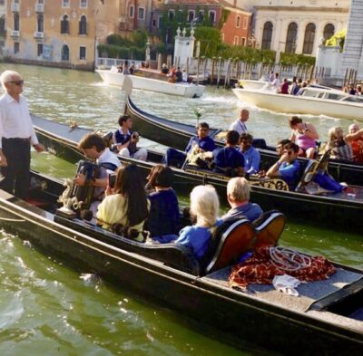 Venice: 30-Minute Gondola Ride on Grand Canal with Serenade - Boarding fast at Santa Maria del Giglio