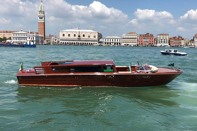 Venice Airport VCE to Venice Hotels Transportation - Meeting Your Chauffeur Inside VCE Arrival Hall
