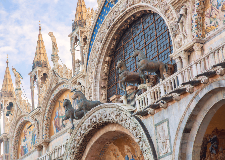 Venice: Basilica and Doge's Palace Priority Ticket and Tour - Guided tour + audioguide: how to get more than the basics