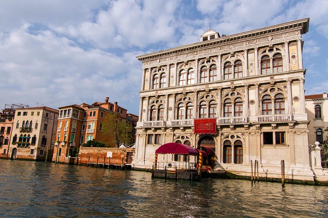 Venice Boat Tour on Grand Canal with Local Guide - Comfort, photos, and the reality of getting on and off