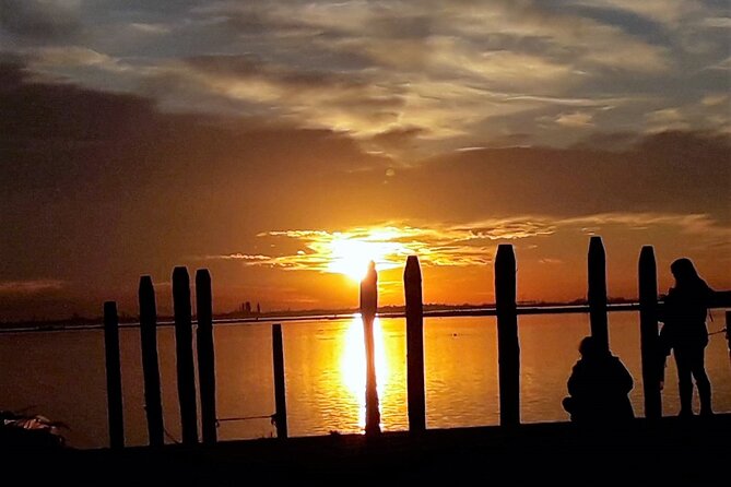 Venice by Night: Highlights & Hidden Gems Tour - Cannaregio after dark: narrow lanes, calm squares, and real unpredictability