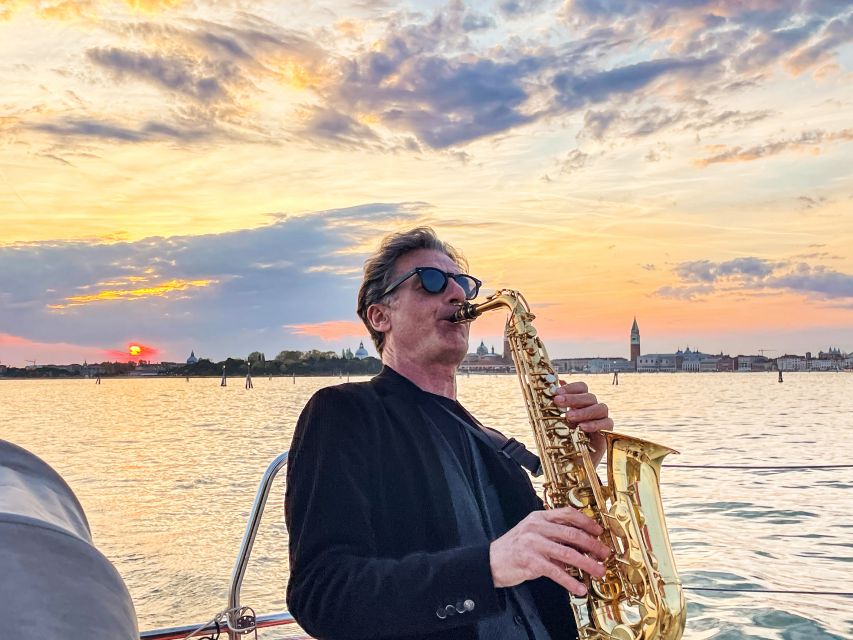 Venice: Catamaran Sunset Jazz Cruise with Aperitivo - Jazz Saxophone Meets Aperitivo: The Onboard Vibe