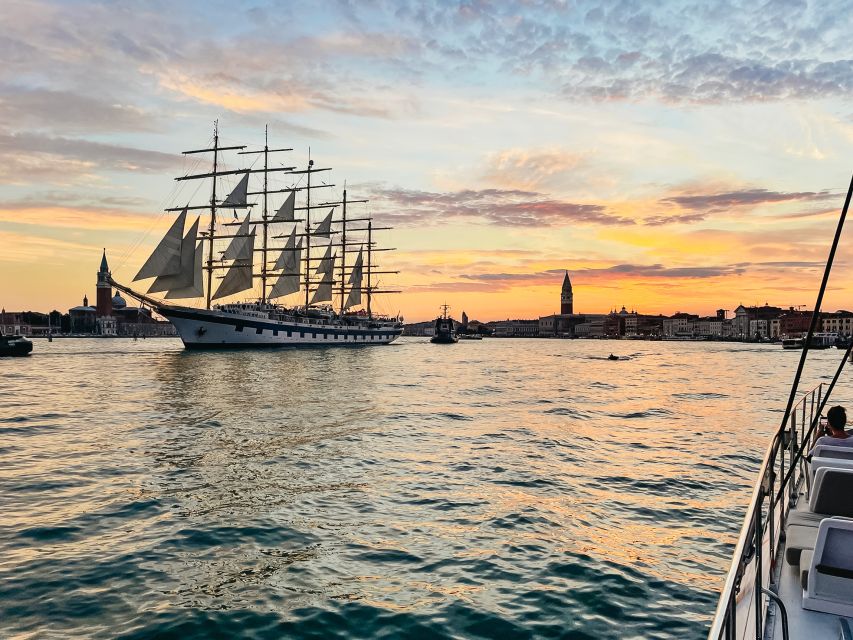 Venice: Catamaran Sunset Jazz Cruise with Aperitivo - Cicchetti Aperitivo: Snacks That Actually Make Sense