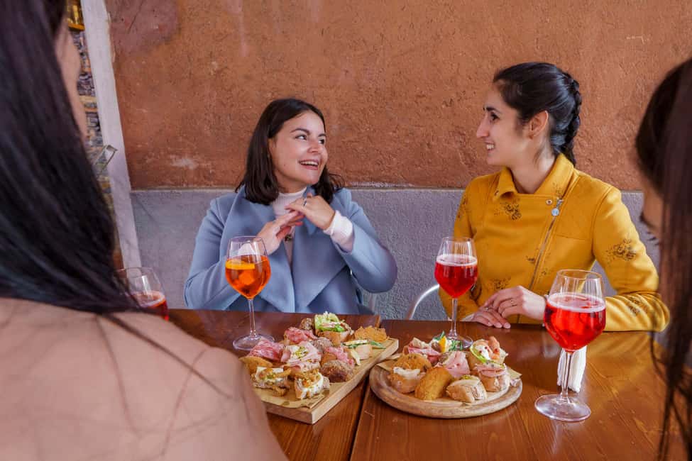 Venice: Cicchetti, Spritz, and Wine Tour in Ghetto Ebraico - Cicchetti, spritz, and the Ghetto: why this combo works