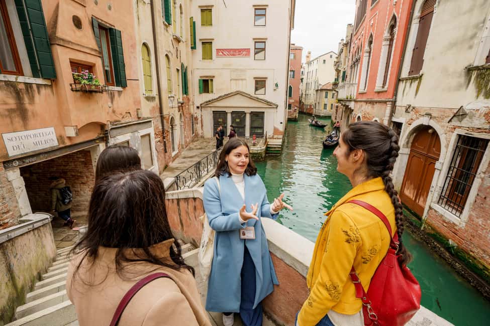 Venice: Cicchetti, Spritz, and Wine Tour in Ghetto Ebraico - Ghetto Ebraico sightseeing: history you can see right now