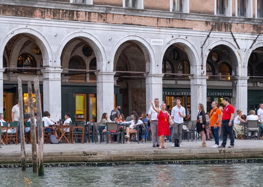 Venice: City Center Historical Guided Walking Tour - VR in the Venice Gallery: Make the Past Make Sense