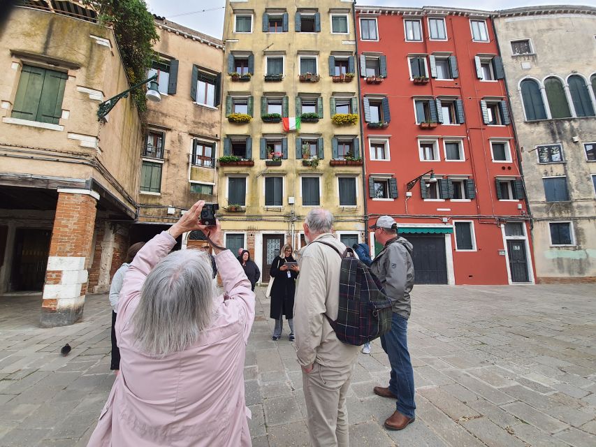 Venice: City Wonders Group Walking Tour with a Local Expert - Rialto Bridge and the Grand Canal Crossing