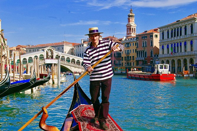 Venice: Classic 30-Minute Gondola Ride Through the Canals - Shared gondolas: romance vs logistics