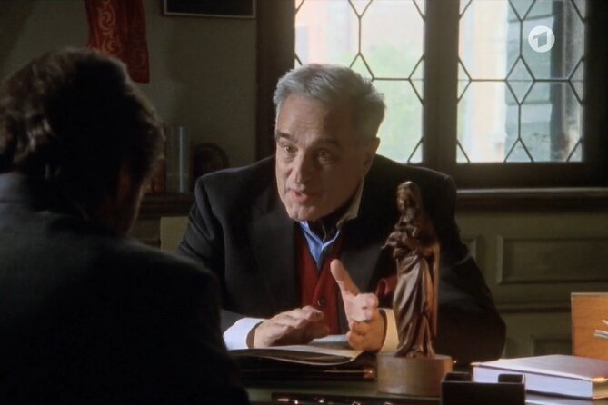 Venice Commissario Brunetti and Donna Leon: Walk His Beat - Cannaregio pub talk and the animal-angels investigation thread