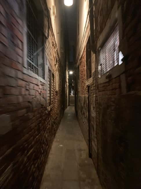 Venice: Crimes, Legends, and Mysteries Sunset Tour - Dark Alleys, Cat-and-Mouse Stories, and the Role of Masks