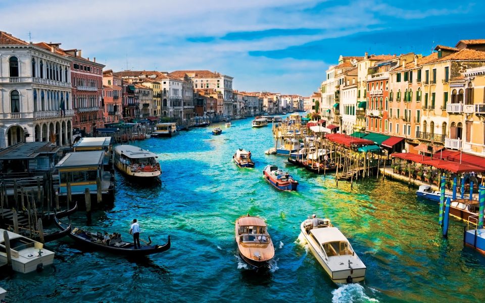 Venice: Day Excursion from Bergamo - Espresso stop and optional glass factory: what to do with your guided time
