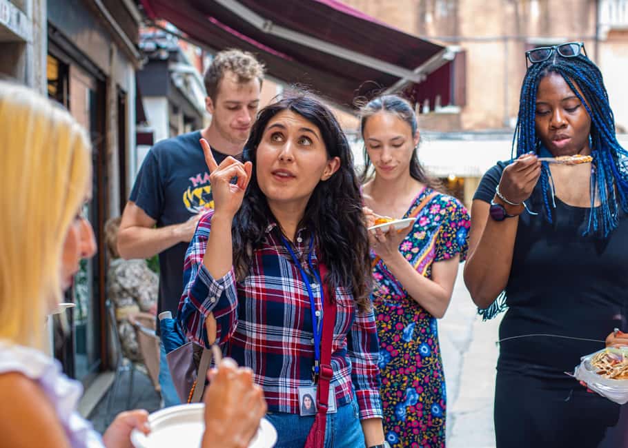 Venice: Food Tasting Tour with Cicchetti and Wine - Key things you’ll notice on this Venice cicchetti and wine tour