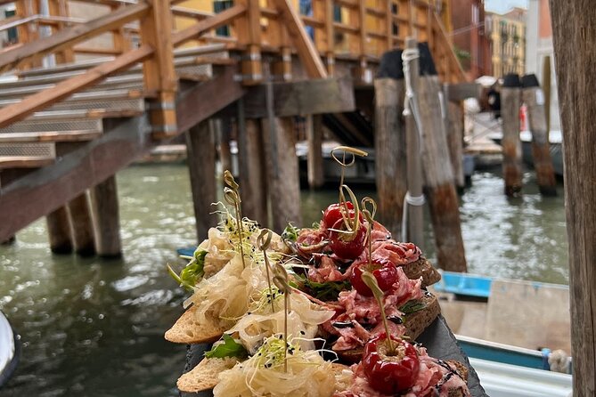 Venice Food Tour with 6+ Tastings with Cicchetti, Spritz & More - Cannaregio Food + History: Why This Neighborhood Works