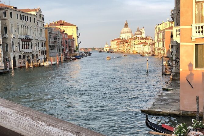 Venice Food Tour with 6+ Tastings with Cicchetti, Spritz & More - Walking Logistics: Wear the Right Shoes and Don’t Panic