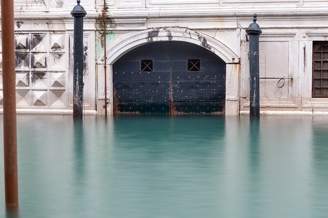 Venice for First-Timers: Essential Private Tour - Why 80 cm can still mean dry feet—and 140 cm changes everything