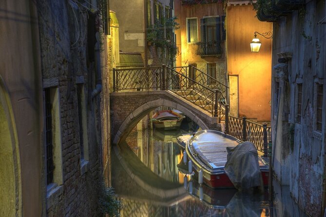 Venice Ghost Stories, Legends and Anecdotes Tour - Rialto Hotels, Casinos, and the Dark Details People Whisper About
