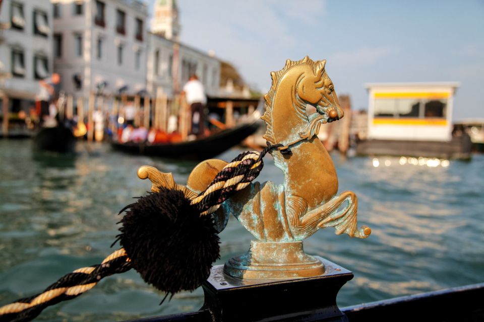 Venice: Gondola Ride with Live Guide or Audio Guide - Madonna della Salute: A Great Starting Point for First-Timers