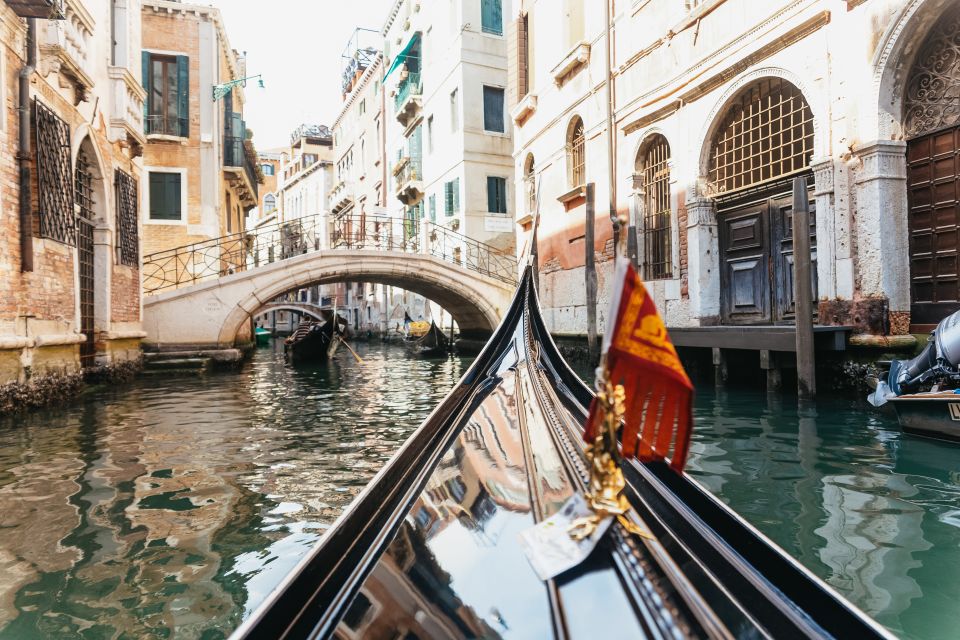 Venice: Grand Canal Gondola Ride with App Commentary - Who This Gondola Experience Suits Best