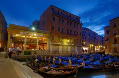 Venice: Hard Rock Cafe with Set Menu for Lunch or Dinner - Finding It Fast: Bacino Orseolo, Just Off St Mark’s Square