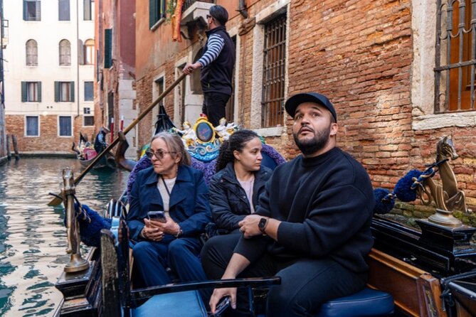 Venice in A Day: St Mark's Basilica, Doge's Palace & Gondola Ride - Gondola on the Grand Canal: what 30 minutes gives you