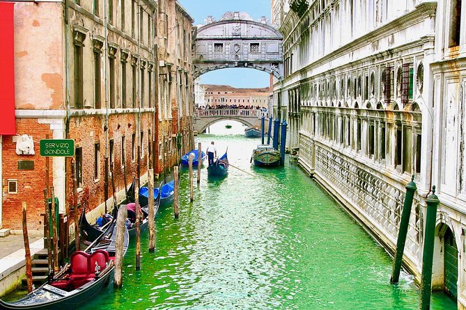 Venice in a Day: The Main Highlights of the City - Gondola at 3:00 pm or 5:15 pm: classic Venice, shared and short
