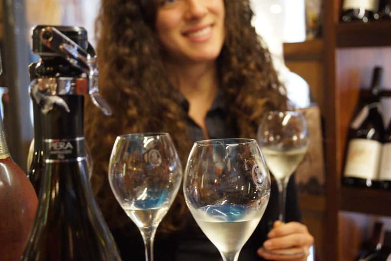 Venice: Italian Prosecco or Red Wine Tasting Expereince - The neighborhood feel: why location changes the tasting
