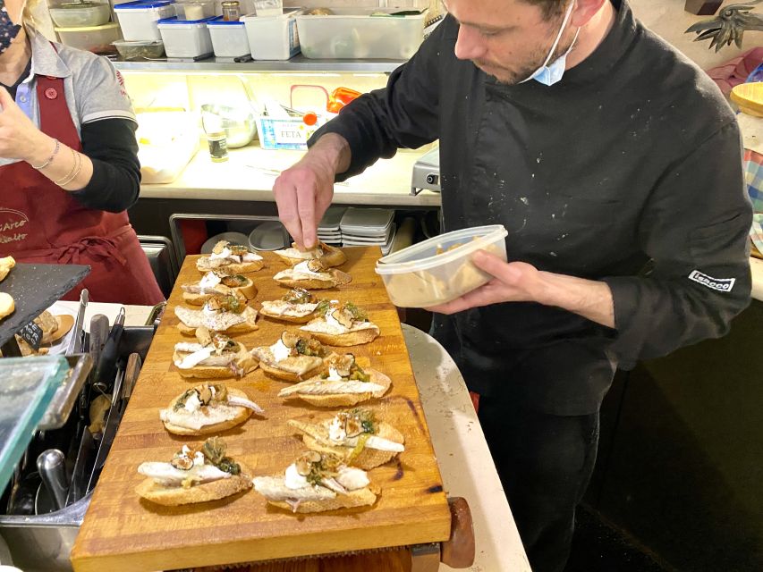 Venice: Jewish Ghetto and Cannaregio Food and Wine Tour - Drinks and the evening feel: sparkling wine and canal reflections