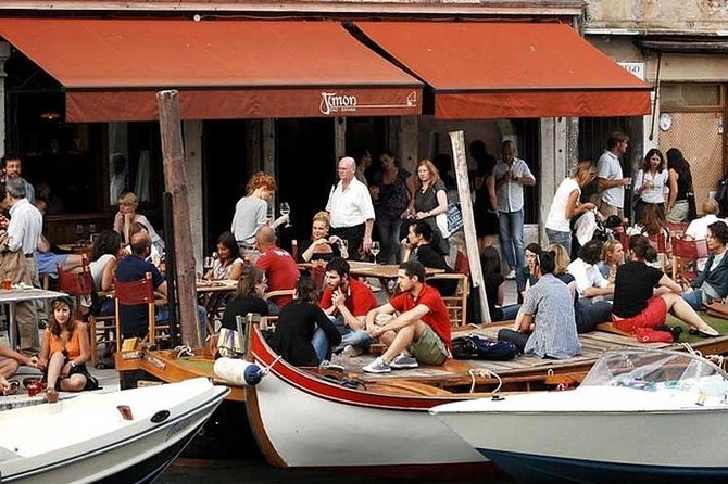Venice: Jewish Ghetto & Cannaregio Area Food Tour: Pasta Wine Gelato and More! - Stop 1: Ghetto Ebraico area in a tight 15 minutes