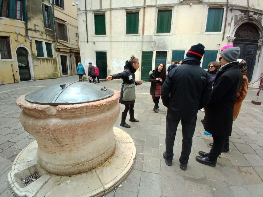 Venice: Jewish Ghetto Walking Tour with Synagogue Visits - Spanish Synagogue visit: modest exterior, vivid interior symbolism