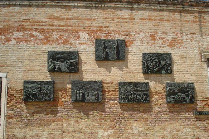 Venice: Jewish Ghetto Walking Tour with Synagogues Visit - The Napoleon moment: why the ghetto’s gates mattered (and why the neighborhood still feels Jewish)
