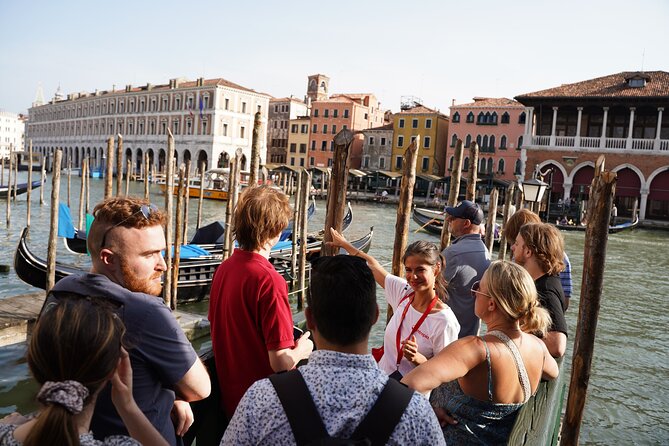 Venice Like a Local: Food, Wine & Spritz Tour with Traghetto Ride - Cannaregio start: a Venice neighborhood warm-up