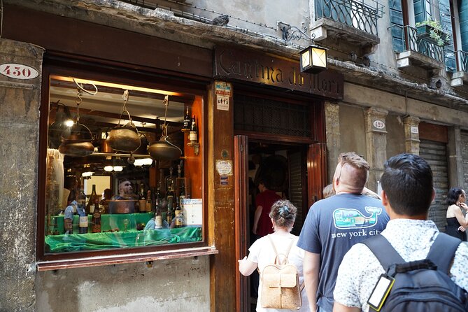 Venice Like a Local: Food, Wine & Spritz Tour with Traghetto Ride - Stop-by-stop: what you’ll likely taste along the route