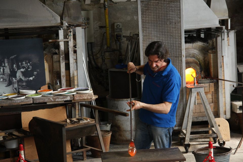 Venice: Murano, Burano, Torcello, and Glass Factory Tour - From Venice to Murano: the lagoon cruise setup
