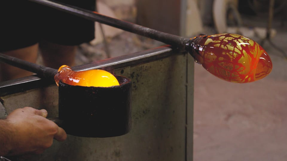 Venice: Murano Glass Factory Guided Tour with Prosecco - Logistics that matter in Venice: when to plan around docks and bags