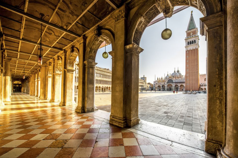 Venice Museum Pass & Doge's Palace Entrance Ticket - Murano-Glass and Lace Work: Using the Pass Beyond the Big Names