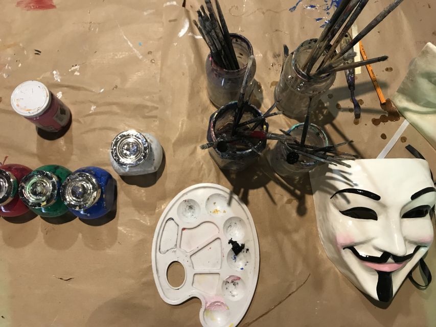 Venice: Paint your own Venetian Mask Workshop - A one-hour mask painting session in quiet Venice