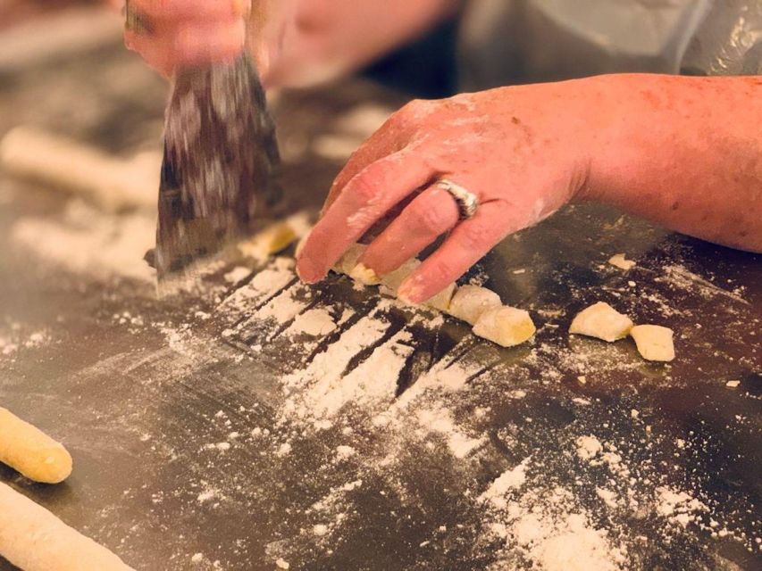 Venice: Pasta and Tiramisu Cooking Class with Wine - Why This Venice Cooking Break Beats Another Museum Stop