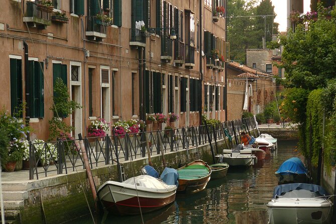 Venice Photography Walking Tour with Private Guide - Daytime Tour: Rialto Market Colors and Mercerie Street Energy