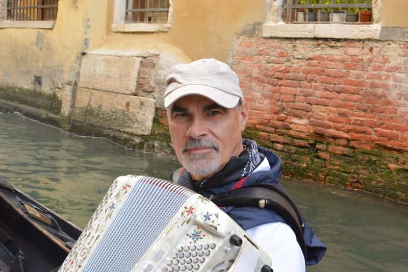 Venice: Romantic Shared Gondola Serenade on the Grand Canal - Gondola Gallery: the craft stop that makes the ride stick