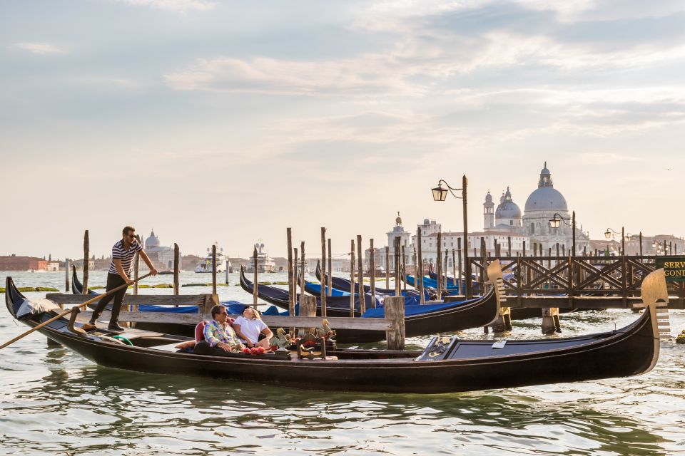 Venice: Shared Gondola Ride Across the Grand Canal - Practical Tips That Make This Ride Better