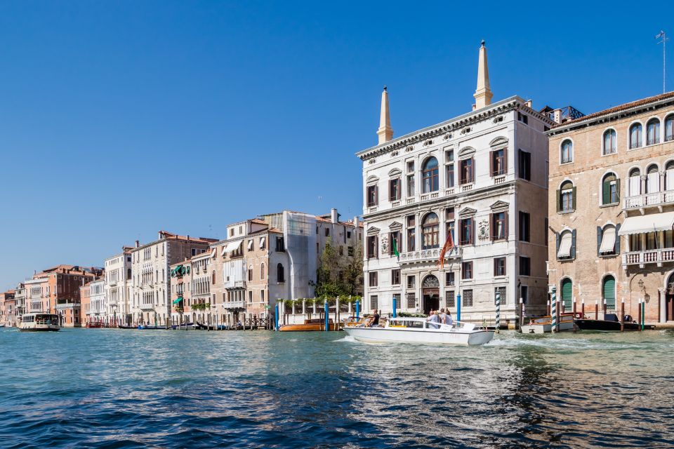 Venice: Shared Gondola Ride Across the Grand Canal - Price and Value vs Private Gondolas: The $46 Question