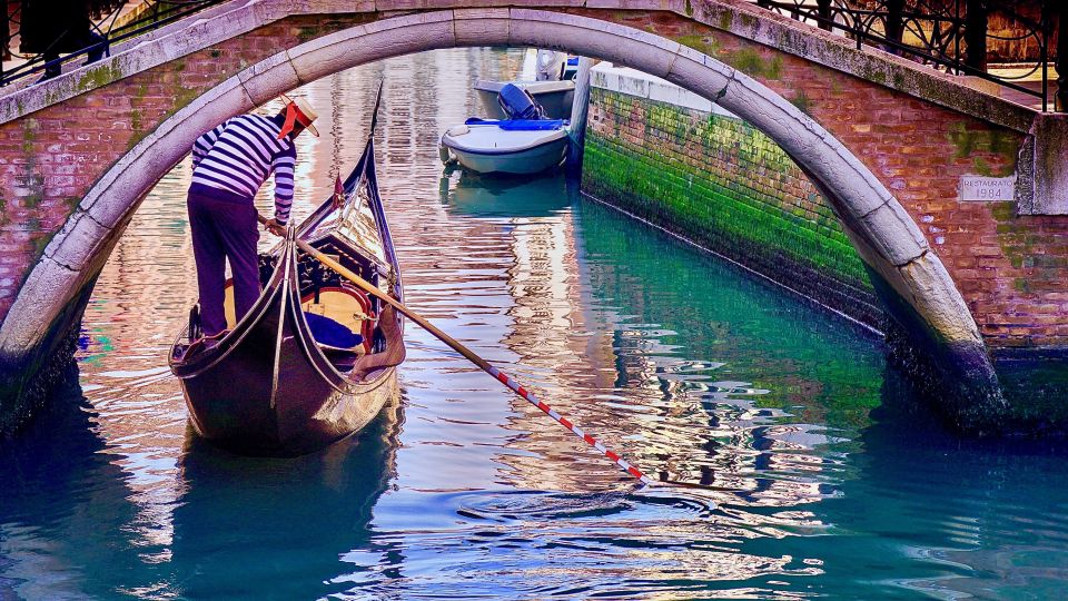 Venice: Shared Gondola Ride through the Lagoon City - Who This Gondola Ride Is Best For (and Who Might Prefer Something Else)