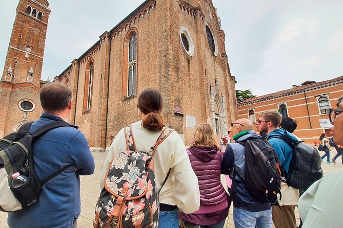 Venice Sightseeing Small Group Walking Tour with a Local Guide - Why this walk is a smart way to start Venice
